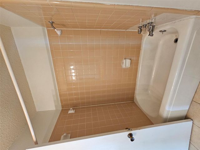 6000 Emerald Forest DR A, Austin, TX 78745