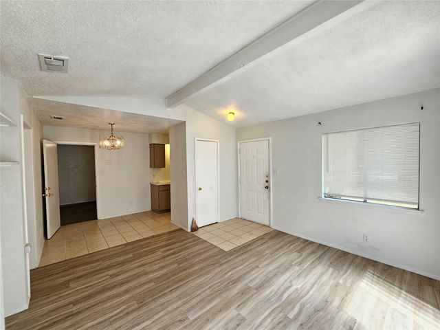 6000 Emerald Forest DR A, Austin, TX 78745