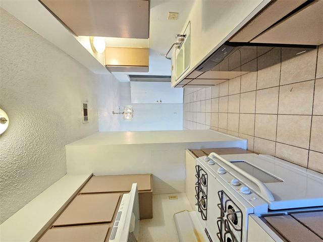 6000 Emerald Forest DR A, Austin, TX 78745