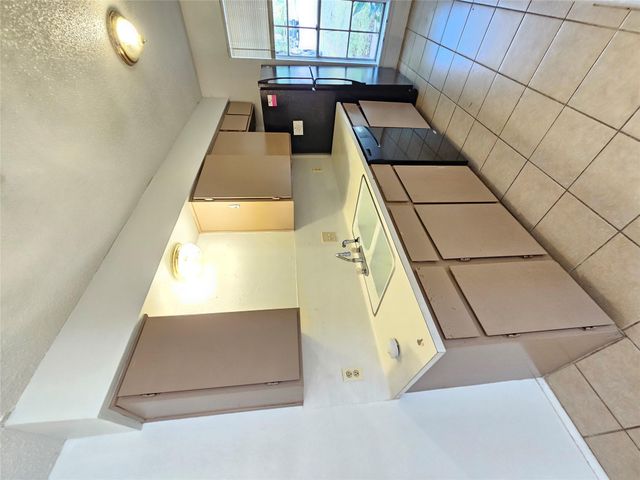 6000 Emerald Forest DR A, Austin, TX 78745