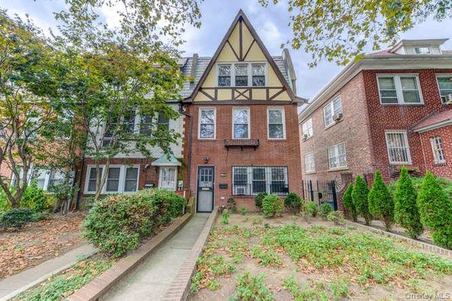 6842 Dartmouth Street Apt1, Forest Hills, NY 11375