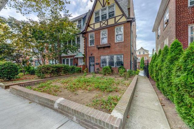 6842 Dartmouth Street Apt1, Forest Hills, NY 11375