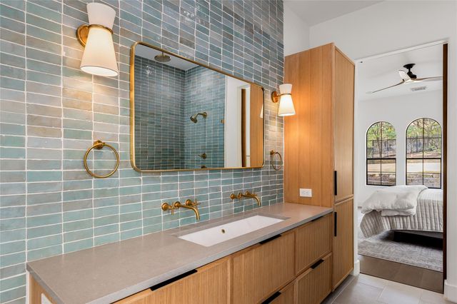 1036 Liberty Park DR 53, Austin, TX 78746