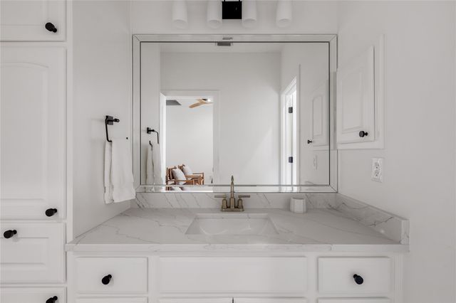 1036 Liberty Park DR 53, Austin, TX 78746