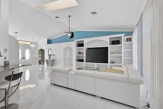 221 Cypress Trace, Royal Palm Beach, FL 33411