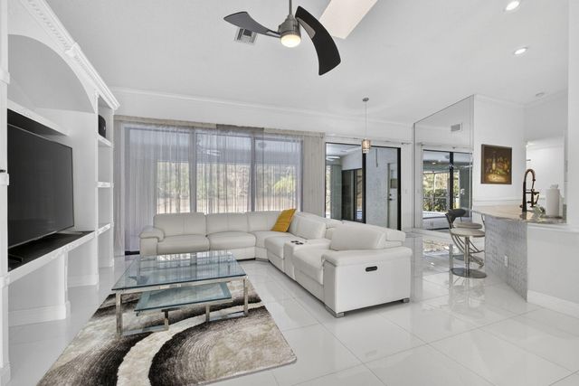 221 Cypress Trace, Royal Palm Beach, FL 33411