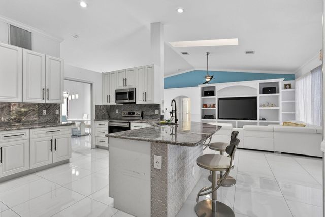 221 Cypress Trace, Royal Palm Beach, FL 33411