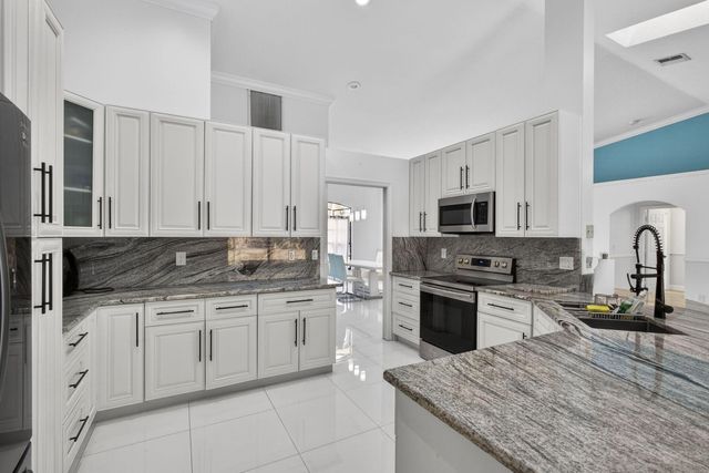 221 Cypress Trace, Royal Palm Beach, FL 33411