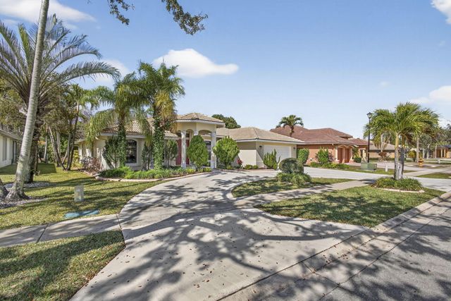 221 Cypress Trace, Royal Palm Beach, FL 33411
