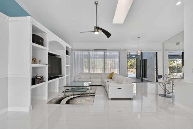 221 Cypress Trace, Royal Palm Beach, FL 33411