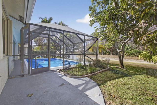 221 Cypress Trace, Royal Palm Beach, FL 33411