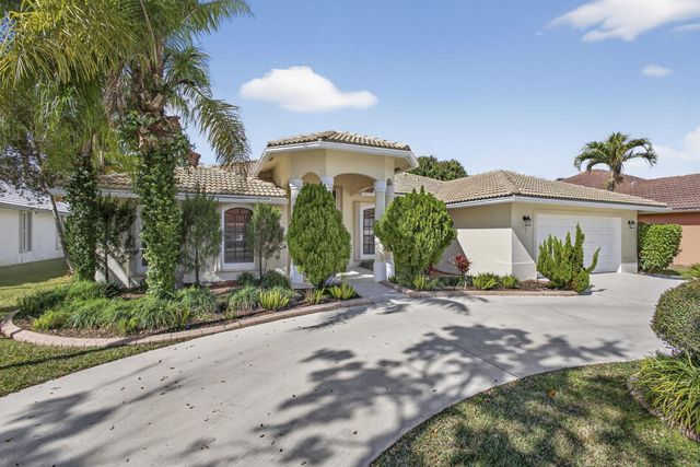 221 Cypress Trace, Royal Palm Beach, FL 33411