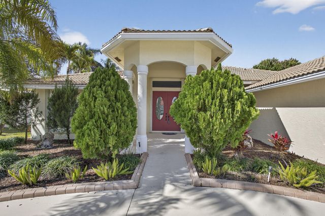221 Cypress Trace, Royal Palm Beach, FL 33411