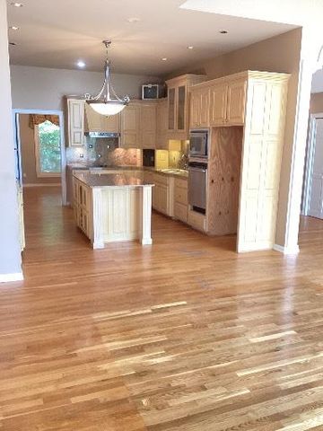 520 Lake Ridge Drive, Russellville, AR 72802