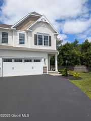 38 Andriana Lane, Albany, NY 12204