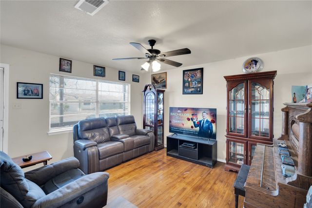 302 Cumberland Road, Waxahachie, TX 75165