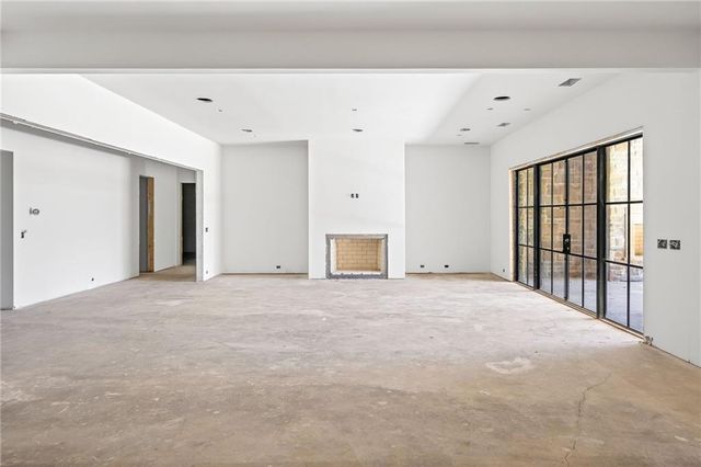 312 Blackland Road NW, Atlanta, GA 30342