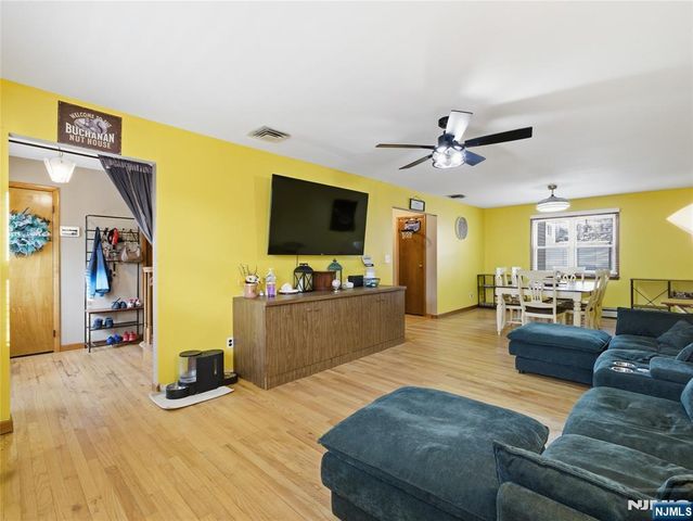 82 Pleasant Place, Kearny, NJ 07032