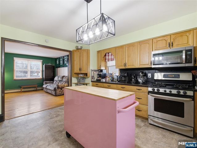 82 Pleasant Place, Kearny, NJ 07032