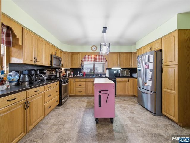 82 Pleasant Place, Kearny, NJ 07032