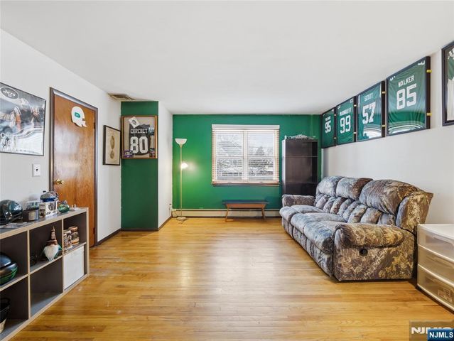 82 Pleasant Place, Kearny, NJ 07032