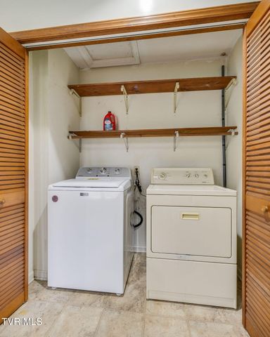 13 North Foxxborough Lane, Johnson City, TN 37604