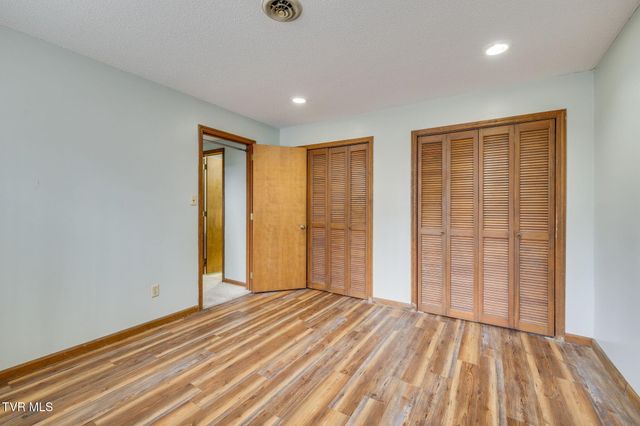 13 North Foxxborough Lane, Johnson City, TN 37604