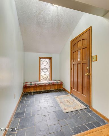 13 North Foxxborough Lane, Johnson City, TN 37604