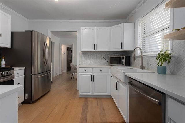 2311 W 76th Street, Prairie Village, KS 66208