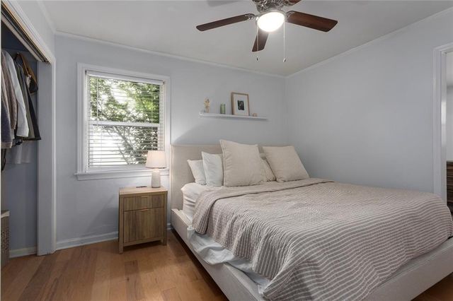 2311 W 76th Street, Prairie Village, KS 66208