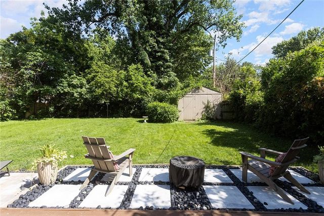 2311 W 76th Street, Prairie Village, KS 66208