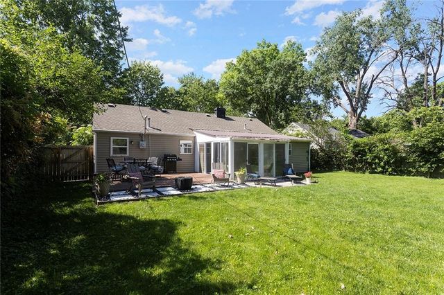 2311 W 76th Street, Prairie Village, KS 66208