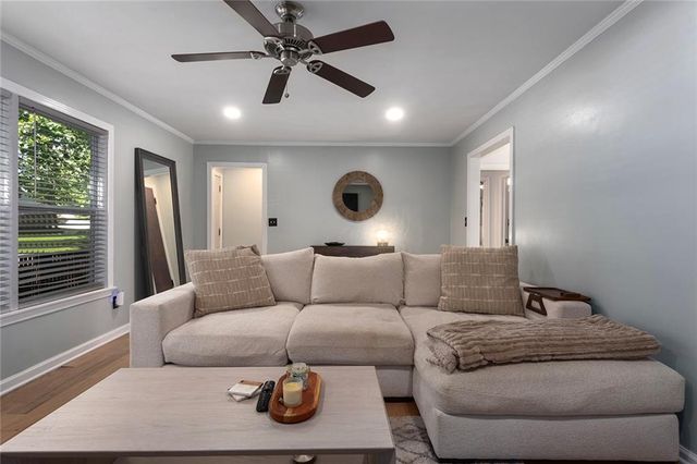 2311 W 76th Street, Prairie Village, KS 66208