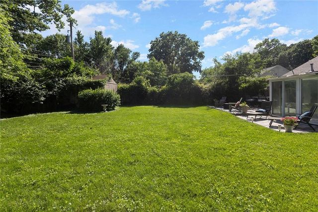 2311 W 76th Street, Prairie Village, KS 66208