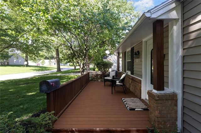 2311 W 76th Street, Prairie Village, KS 66208