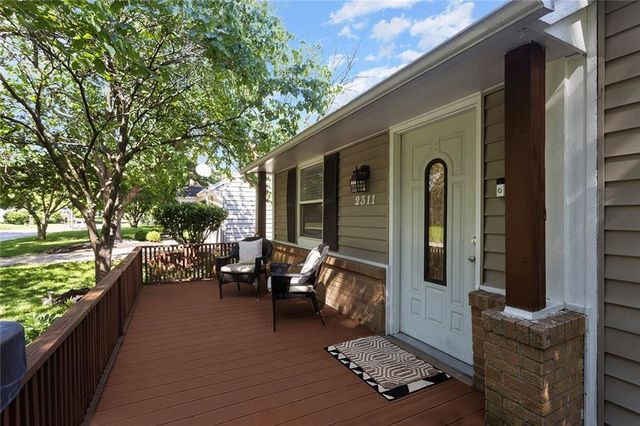 2311 W 76th Street, Prairie Village, KS 66208