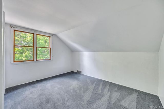 19 Oakland Avenue, Miller Place, NY 11764