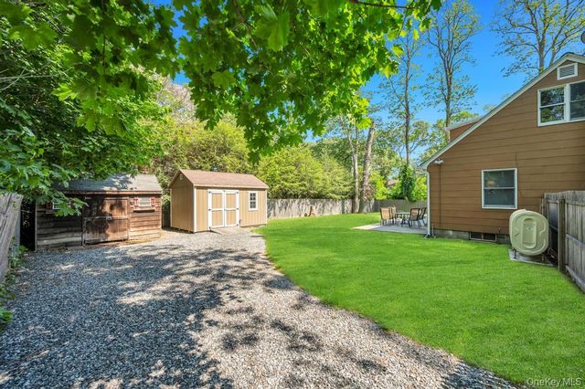 19 Oakland Avenue, Miller Place, NY 11764