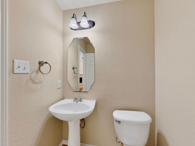 9906 Gessner Drive, Fort Worth, TX 76244