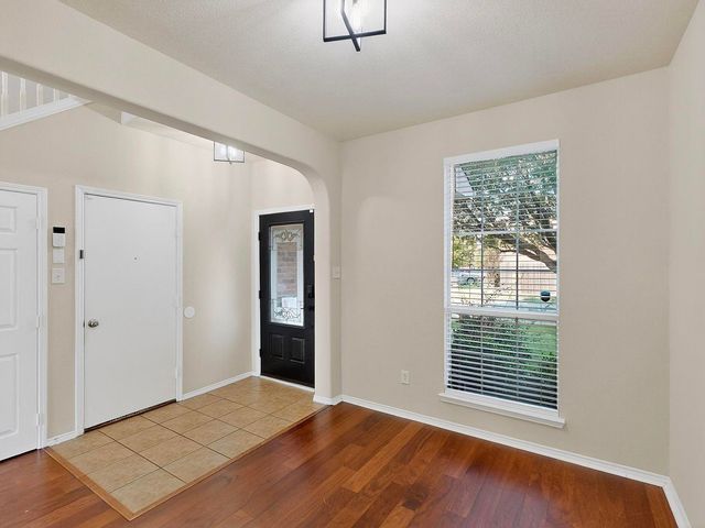 9906 Gessner Drive, Fort Worth, TX 76244