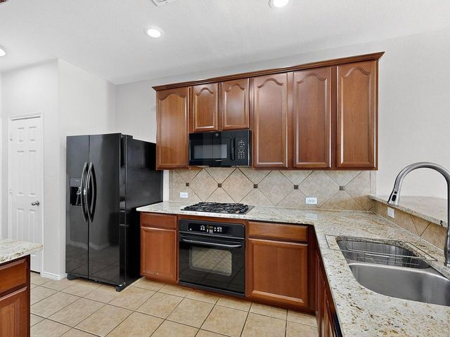 9906 Gessner Drive, Fort Worth, TX 76244