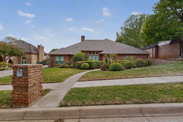828 Mayfair Hill Court, Bedford, TX 76021