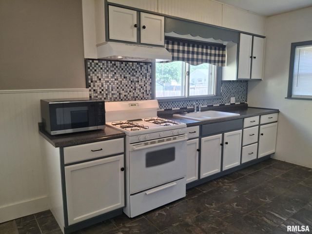 348 & 344 ALBERT Street, Creve Coeur, IL 61610