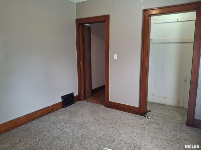 348 & 344 ALBERT Street, Creve Coeur, IL 61610