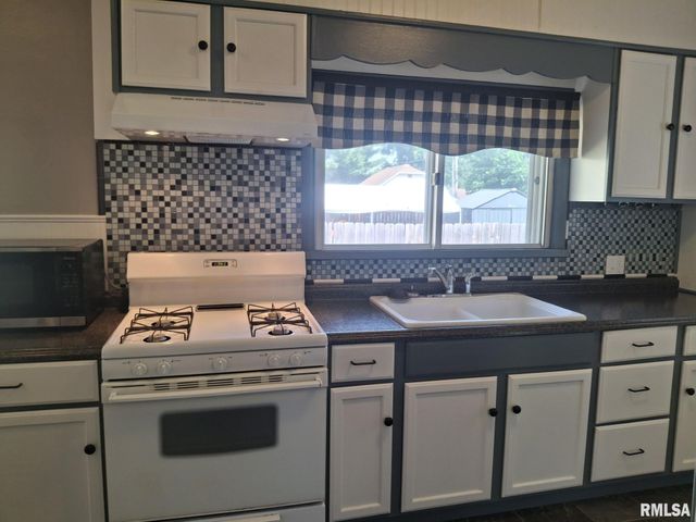 348 & 344 ALBERT Street, Creve Coeur, IL 61610