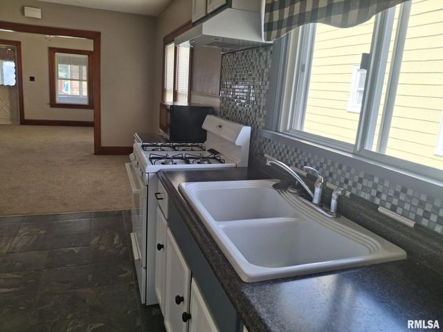 348 & 344 ALBERT Street, Creve Coeur, IL 61610