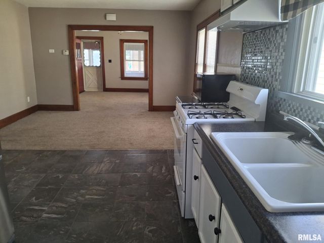 348 & 344 ALBERT Street, Creve Coeur, IL 61610