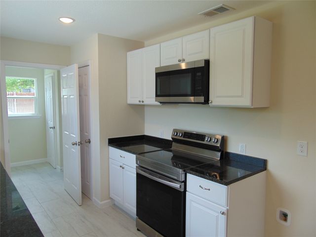 2918 Ashglen Drive, Garland, TX 75043