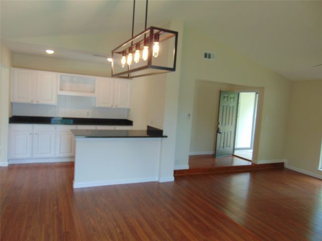 2918 Ashglen Drive, Garland, TX 75043