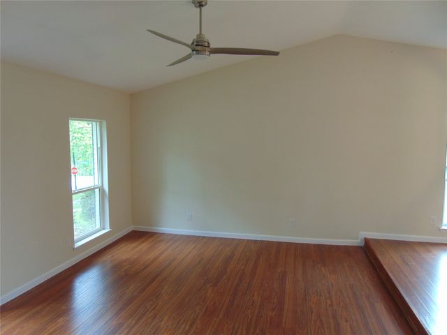 2918 Ashglen Drive, Garland, TX 75043